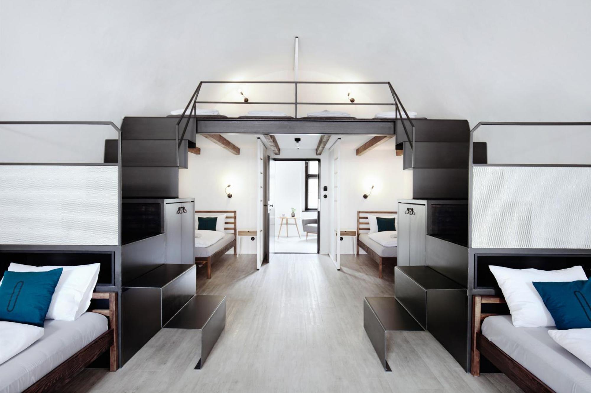Long Story Short Hostel & Cafe ออลอโมตซ์ ภายนอก รูปภาพ