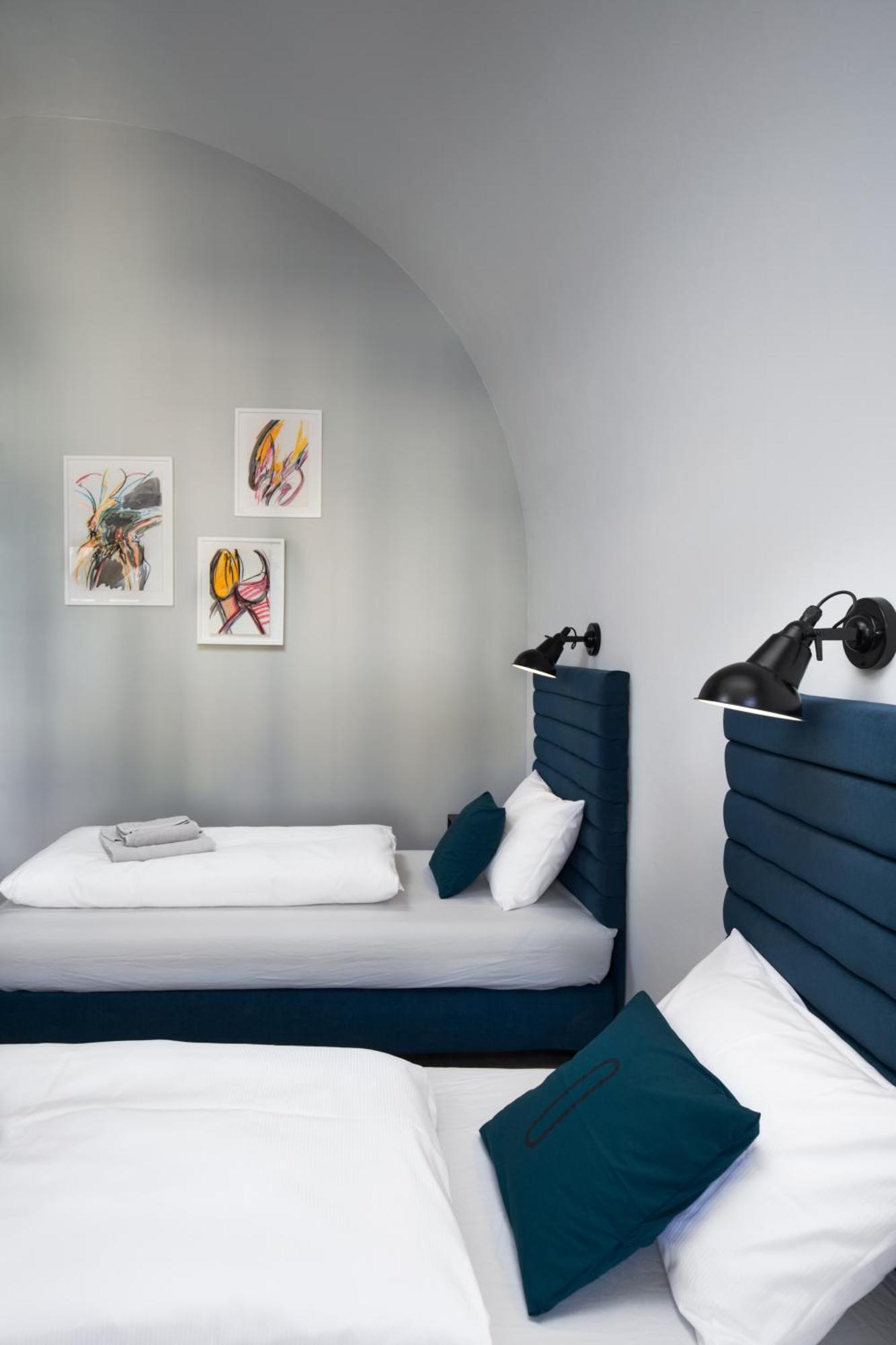 Long Story Short Hostel & Cafe ออลอโมตซ์ ภายนอก รูปภาพ