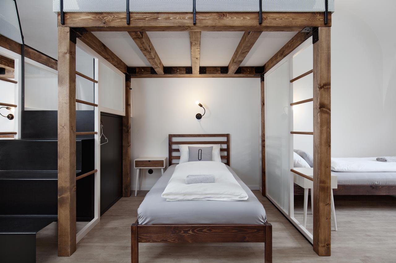 Long Story Short Hostel & Cafe ออลอโมตซ์ ภายนอก รูปภาพ