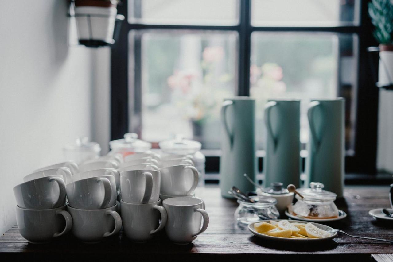 Long Story Short Hostel & Cafe ออลอโมตซ์ ภายนอก รูปภาพ